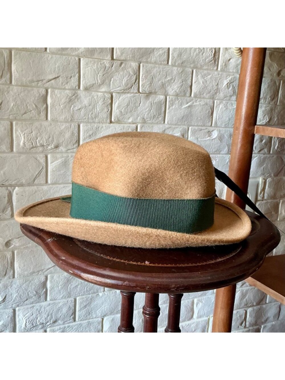 Vintage Capo Feathered Tan Wool Hat + Ribbon Hatband - Picture 5 of 10